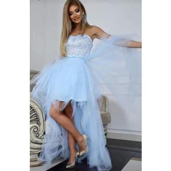 Elől rövid hátul hosszú menyasszonyi ruha